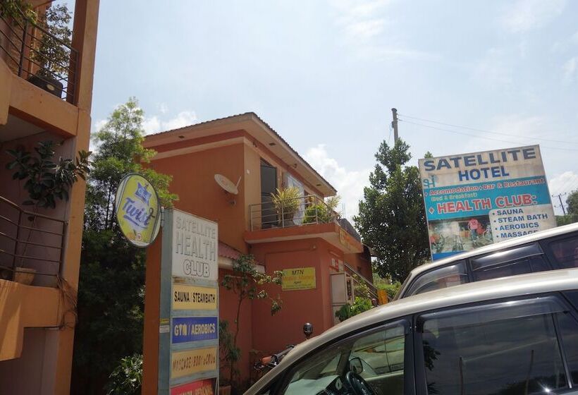 Fotos del hotel Satellite:  17