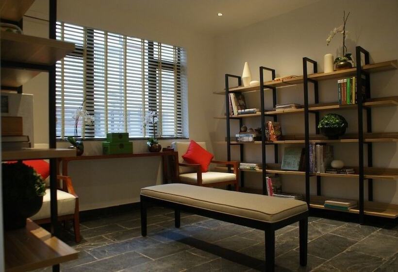 Sea Lily Yangshuo Riverside Resort