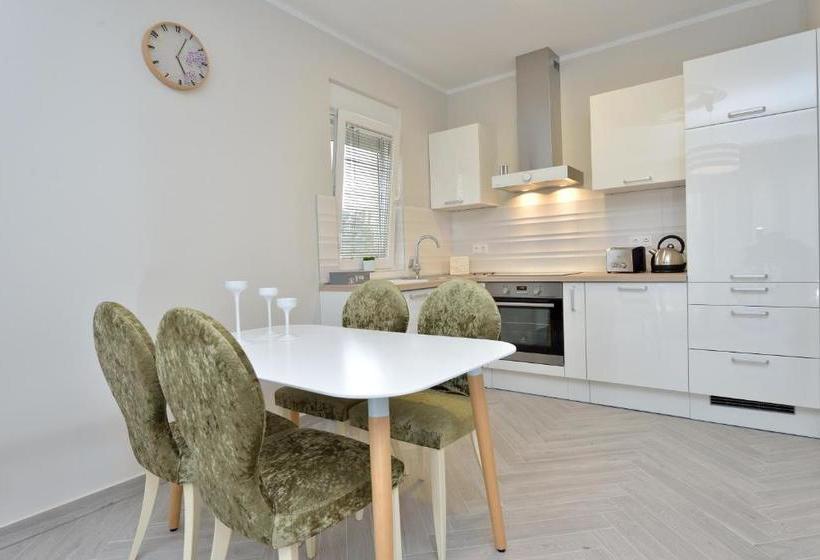 Fotos del hotel Apartments Villa Karla:  3