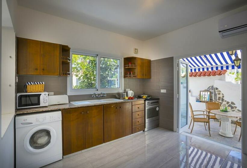 Fotos del hotel Protaras Villa Delphini:  3