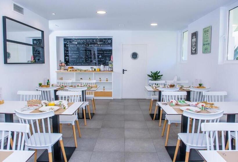 Fotos del hotel Hostal La Isla:  25