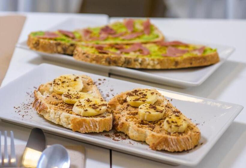 Fotos del hotel Hostal La Isla:  3