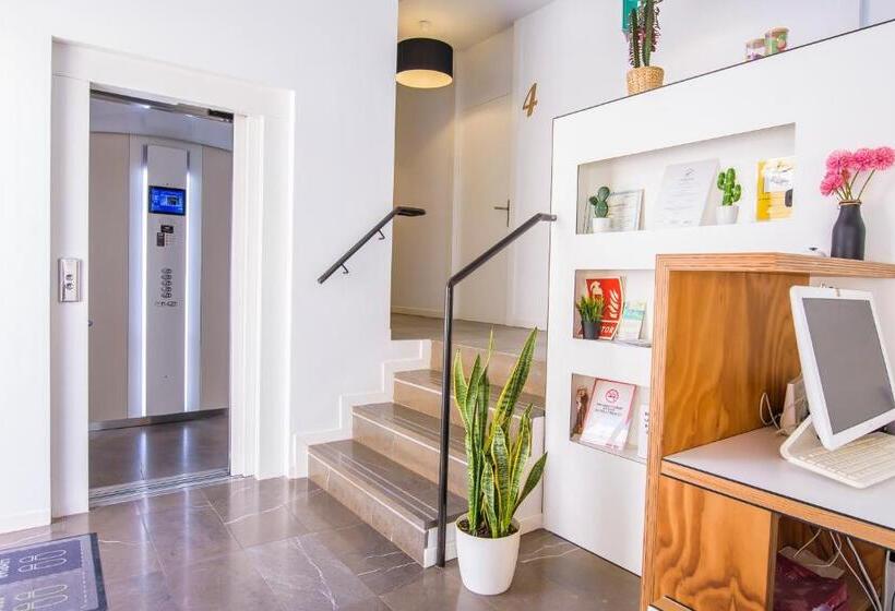 Fotos del hotel Hostal La Isla:  2