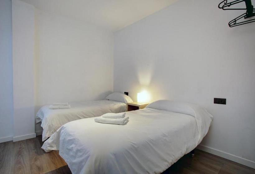 Fotos del hotel Lewis And Peter Apartments Los Remedios:  7