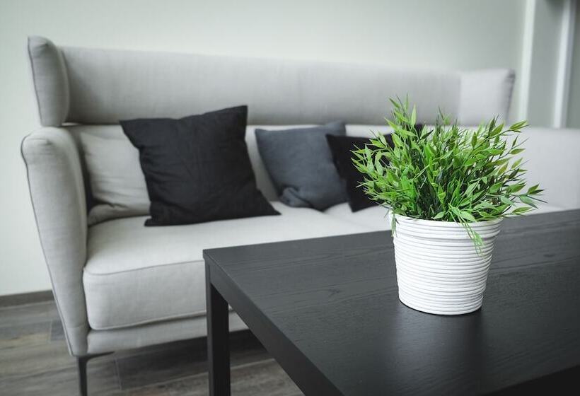 Bella Apartments & Rooms