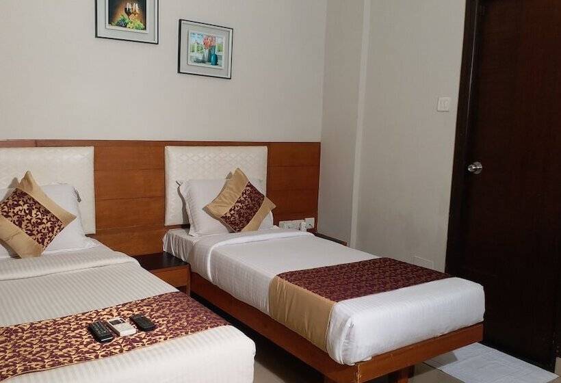 Fotos del hotel Zaith Residency Near Us Consulate & Apollo Hospitals:  22