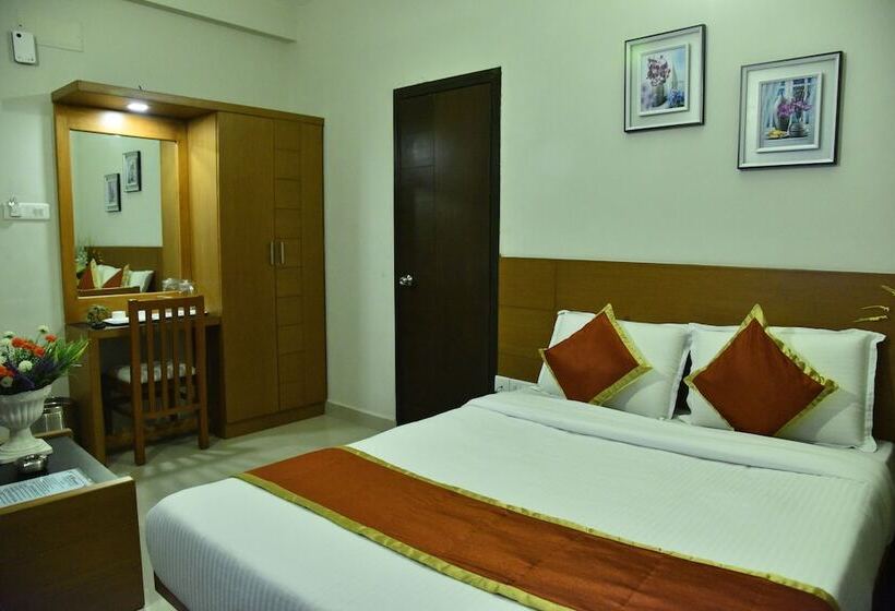 Fotos del hotel Zaith Residency Near Us Consulate & Apollo Hospitals:  2