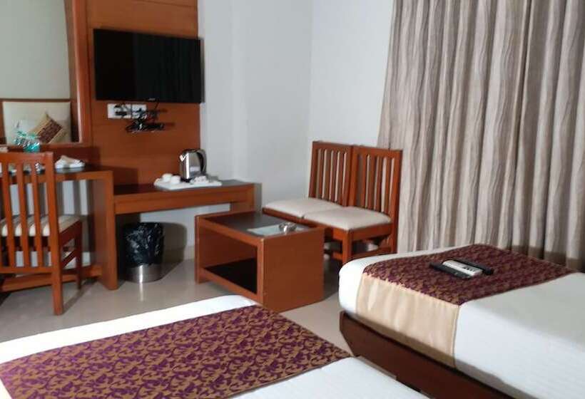 Fotos del hotel Zaith Residency Near Us Consulate & Apollo Hospitals:  10