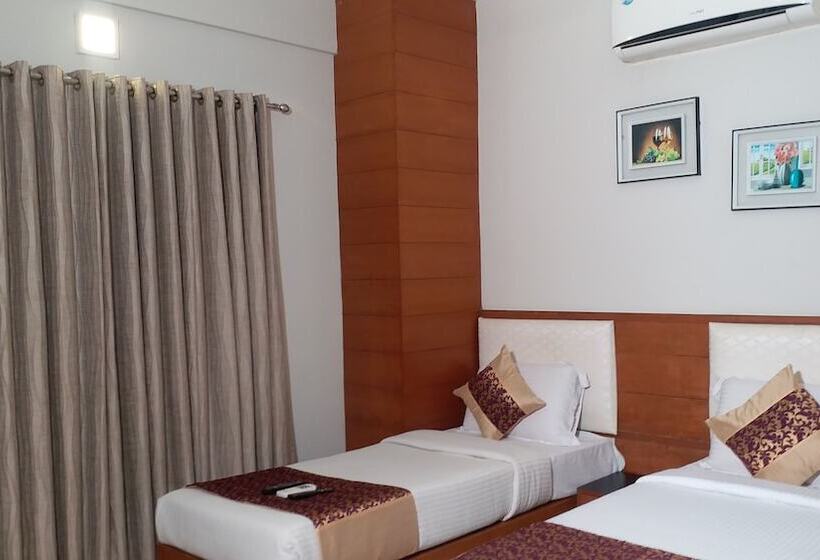 Fotos del hotel Zaith Residency Near Us Consulate & Apollo Hospitals:  8