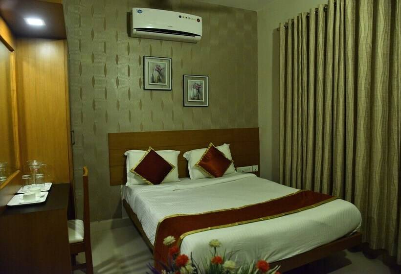 Fotos del hotel Zaith Residency Near Us Consulate & Apollo Hospitals:  16
