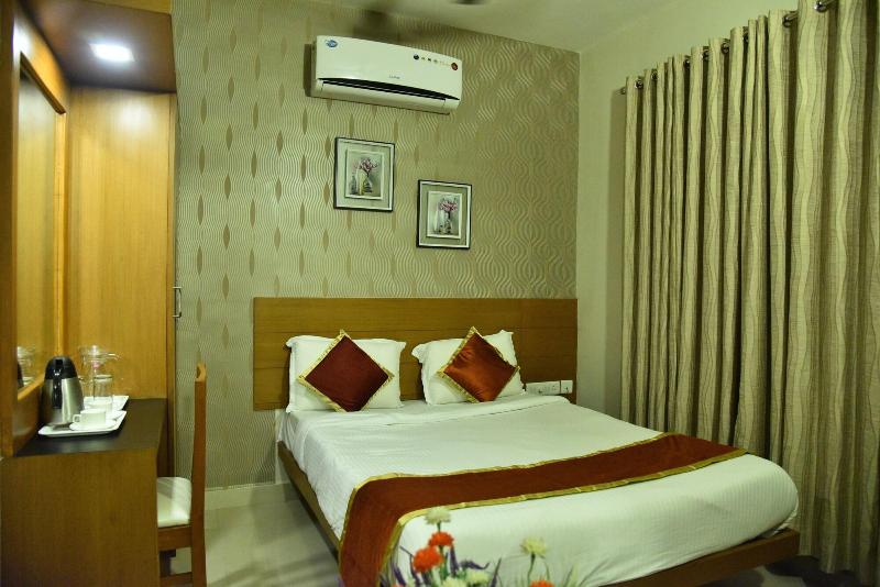 Fotos del hotel Zaith Residency Near Us Consulate & Apollo Hospitals:  25