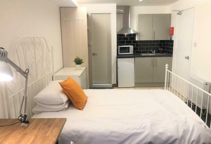 Field House Guest House