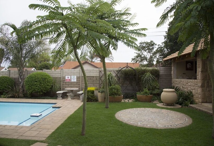 Fotos del hotel Xaviera Guest House:  5