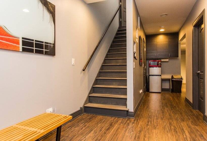 Fotos del hotel Mccormick Place Guest House:  2