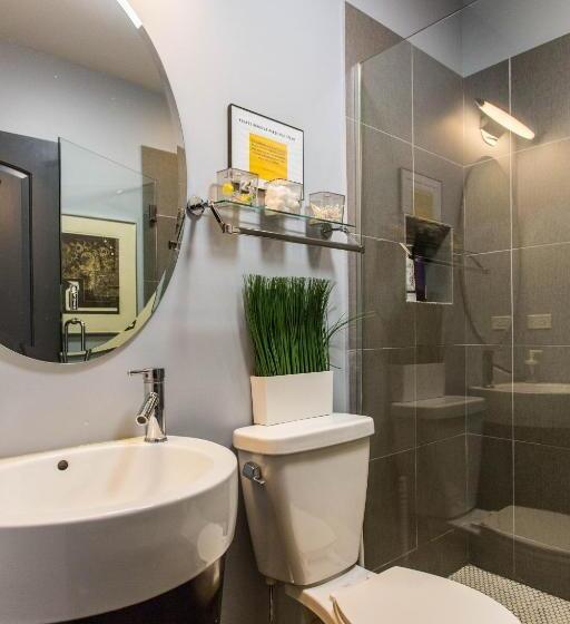 Fotos del hotel Mccormick Place Guest House:  5