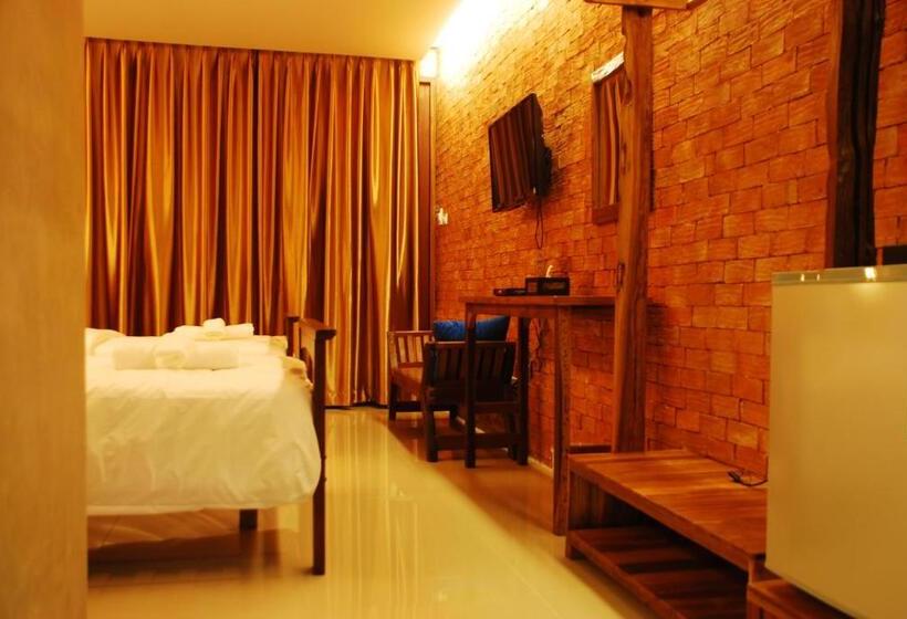 Fotos del hotel The White Elephant Home:  13