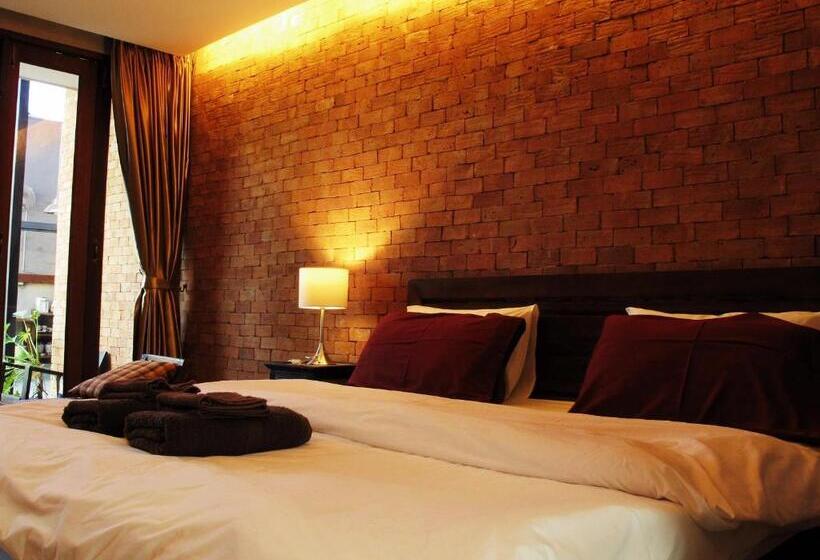 Fotos del hotel The White Elephant Home:  18