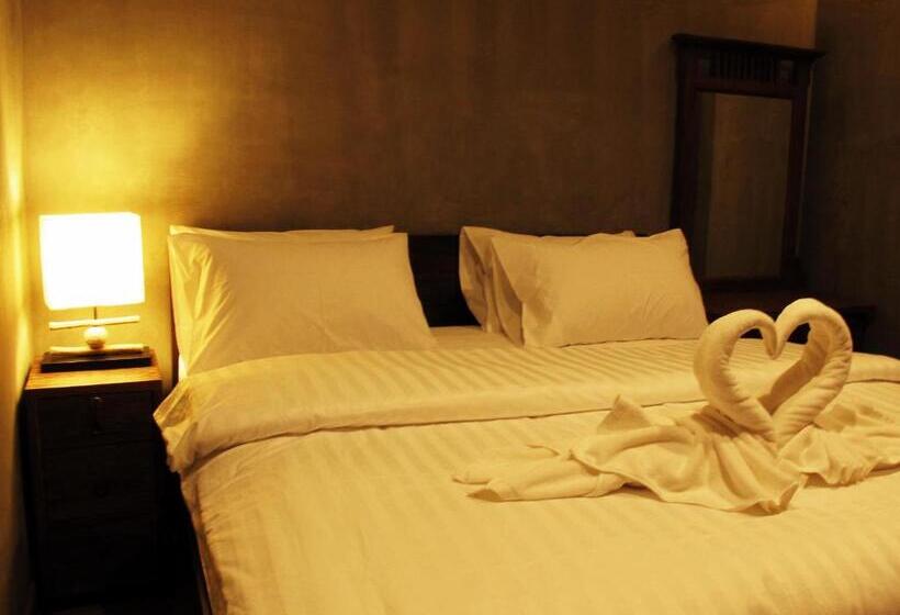 Fotos del hotel The White Elephant Home:  24