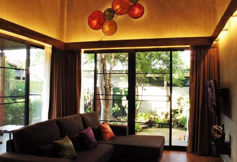 Fotos del hotel The White Elephant Home:  25