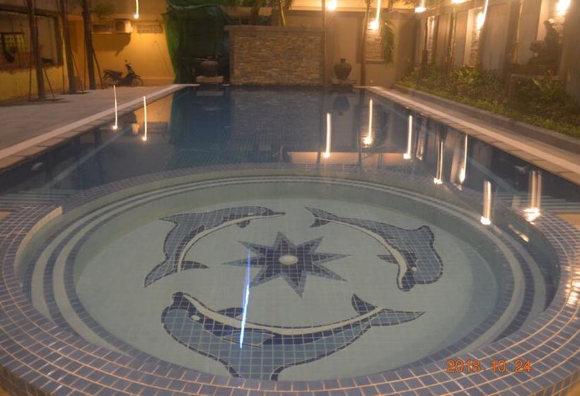 Fotos del hotel Holiday:  2