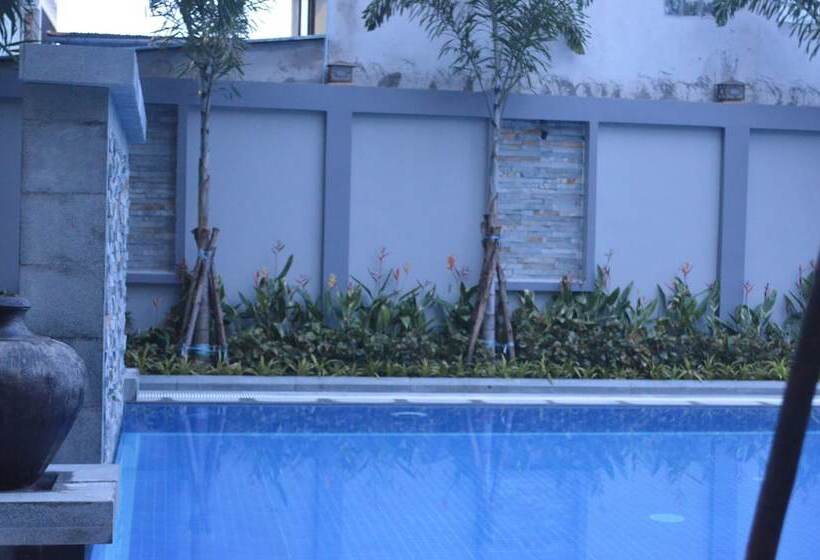 Fotos del hotel Holiday:  3