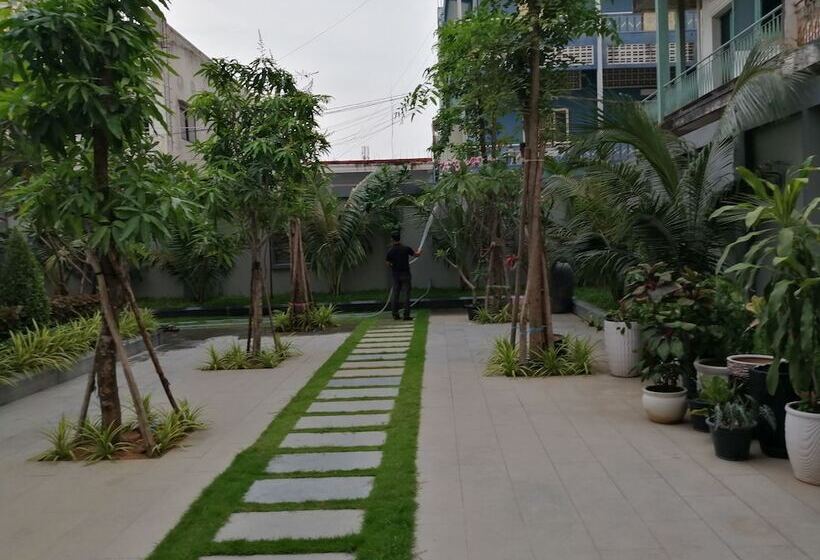 Fotos del hotel Holiday:  7