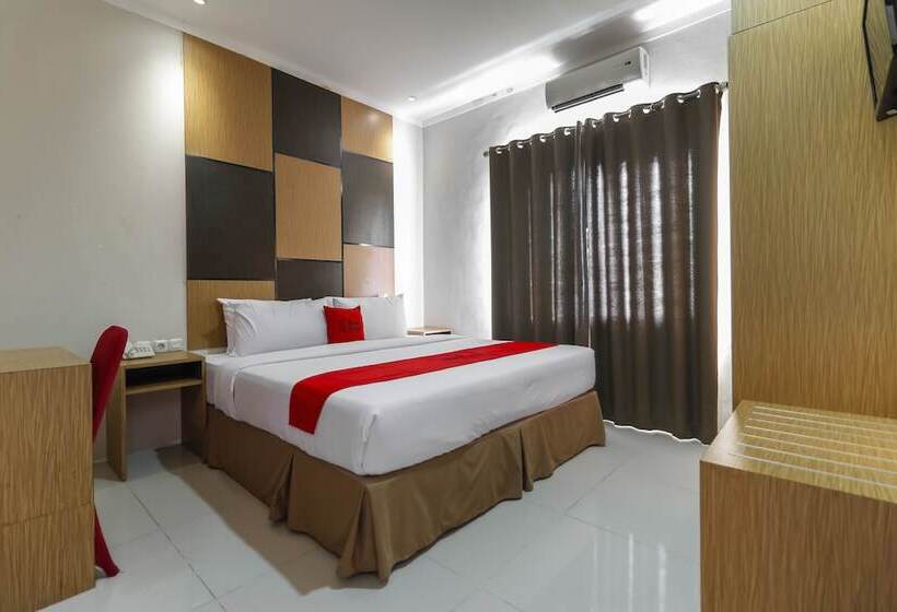 Fotos del hotel Reddoorz Plus Near Pantai Losari:  25