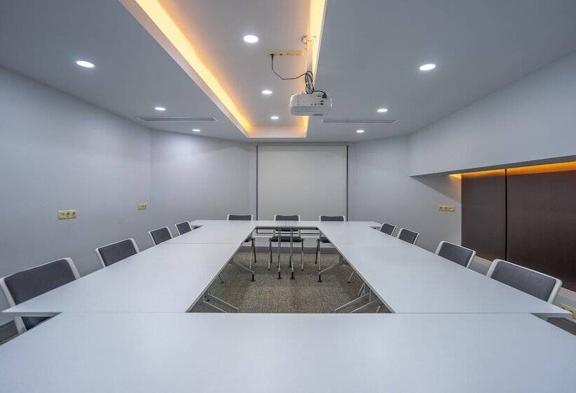 Fotos del hotel Atlas Abashidze:  5