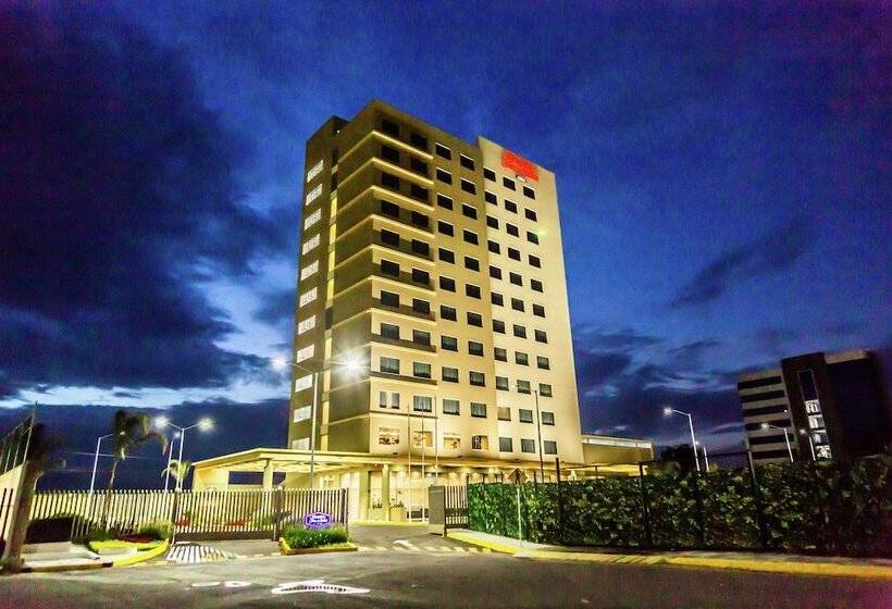 Hampton Inn & Suites By Hilton Puebla