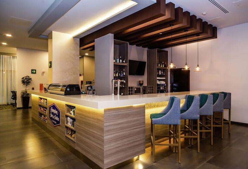 Fotos del hotel Hampton Inn & Suites By Hilton Puebla:  12