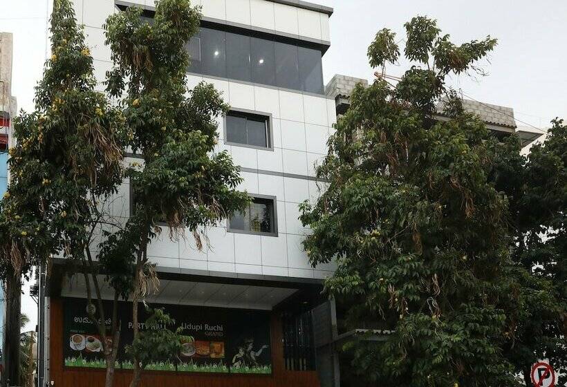 Oyo 16936 Champion Orchid