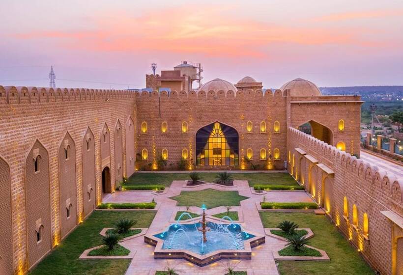 Fotos del hotel Sairafort Sarovar Portico:  8