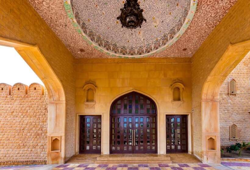 Fotos del hotel Sairafort Sarovar Portico:  10