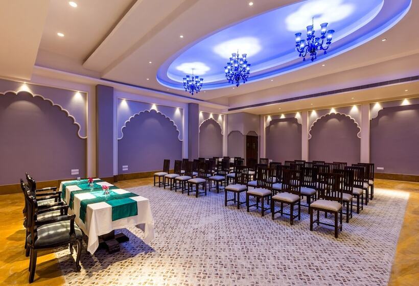 Fotos del hotel Sairafort Sarovar Portico:  7