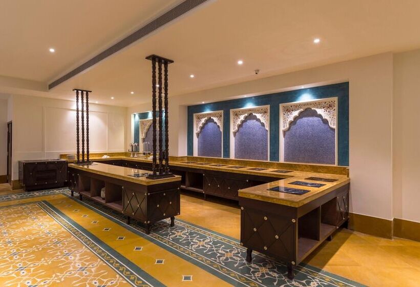 Fotos del hotel Sairafort Sarovar Portico:  22