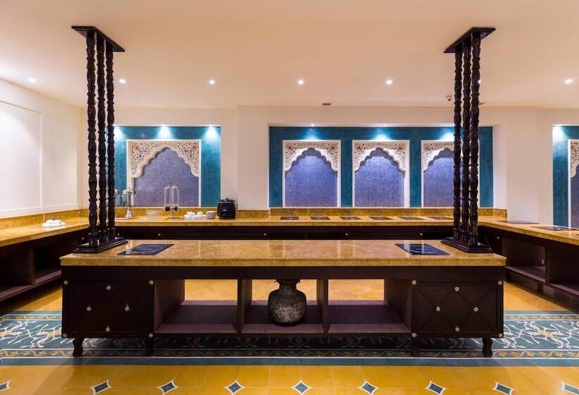 Fotos del hotel Sairafort Sarovar Portico:  23