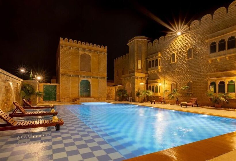 Fotos del hotel Sairafort Sarovar Portico:  4