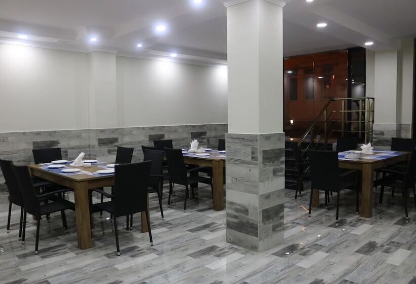 Fotos del hotel Aristocrat Batumi:  2