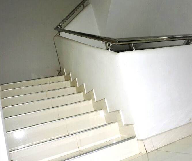 Fotos del hotel Kochi Crown:  5