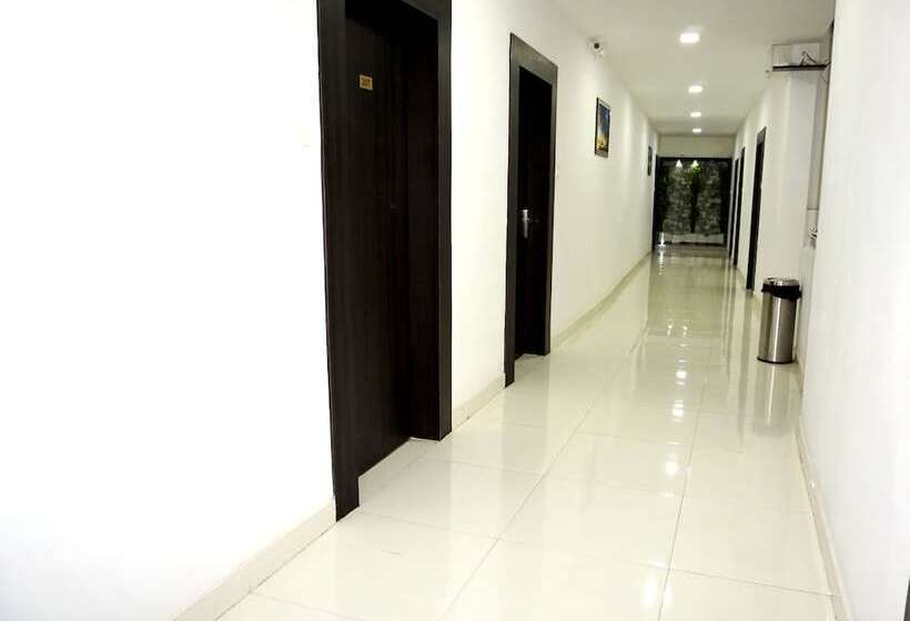 Fotos del hotel Kochi Crown:  6