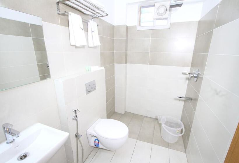 Fotos del hotel Kochi Crown:  12