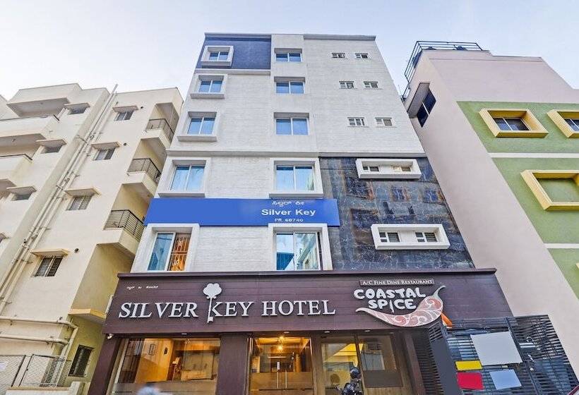 Fotos del hotel Capital O 60740 Silver Key:  10