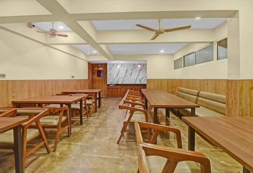 Fotos del hotel Capital O 60740 Silver Key:  13