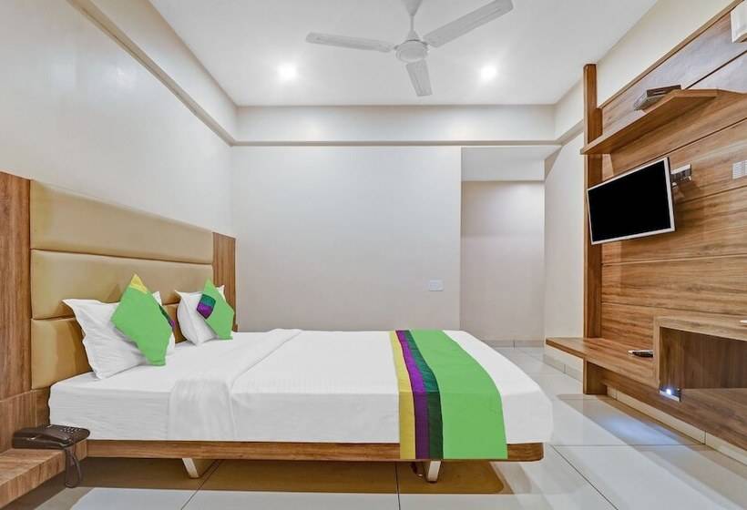 Fotos del hotel Capital O 60740 Silver Key:  25