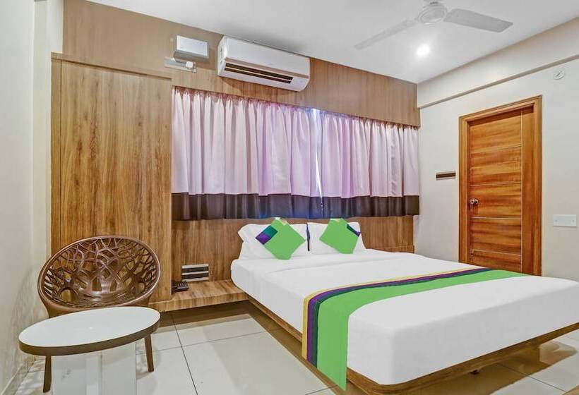 Fotos del hotel Capital O 60740 Silver Key:  5