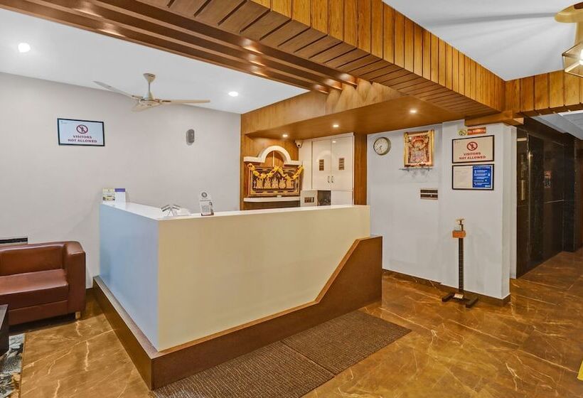 Fotos del hotel Capital O 60740 Silver Key:  4