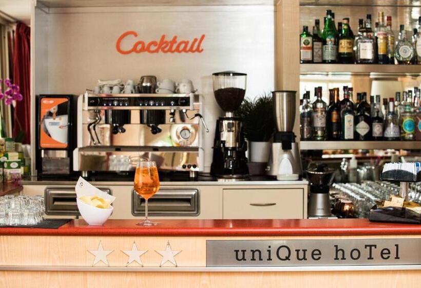 Fotos del hotel Unique:  17