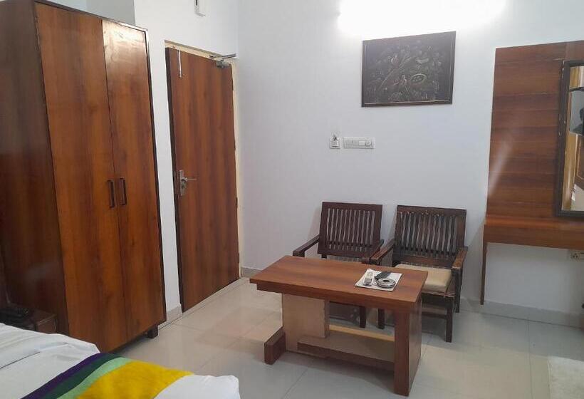 Fotos del hotel Fabexpress Global Inn Hussain Ganj:  16