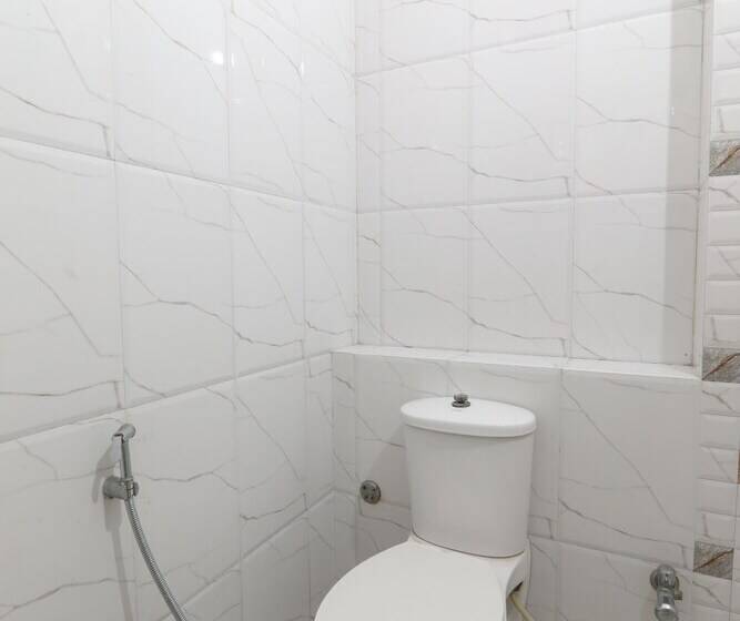 Fotos del hotel Fabexpress Global Inn Hussain Ganj:  18