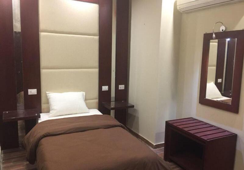 Fotos del hotel Grand Palace:  7